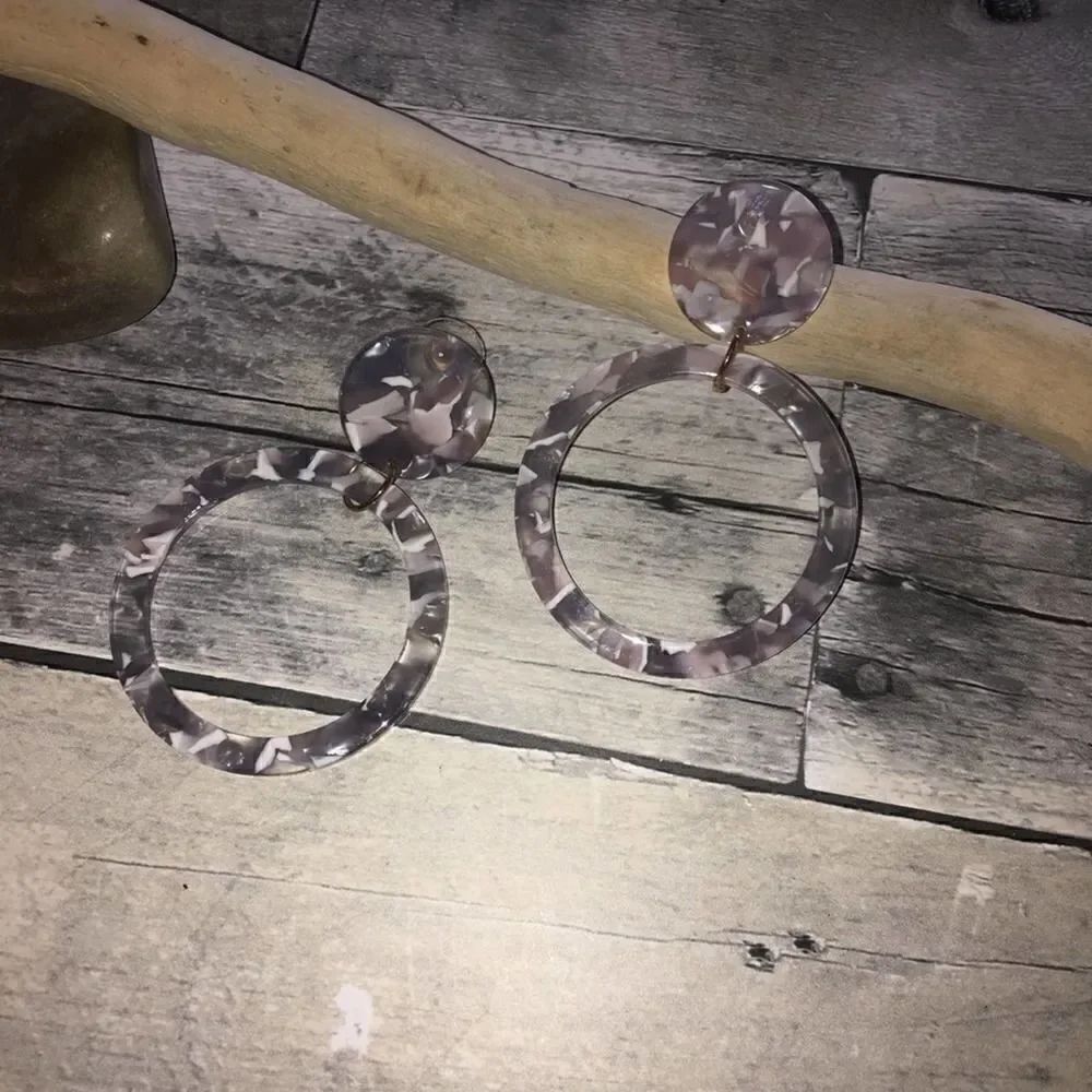 Acrylic hoop earrings  - Picture 6 of 6